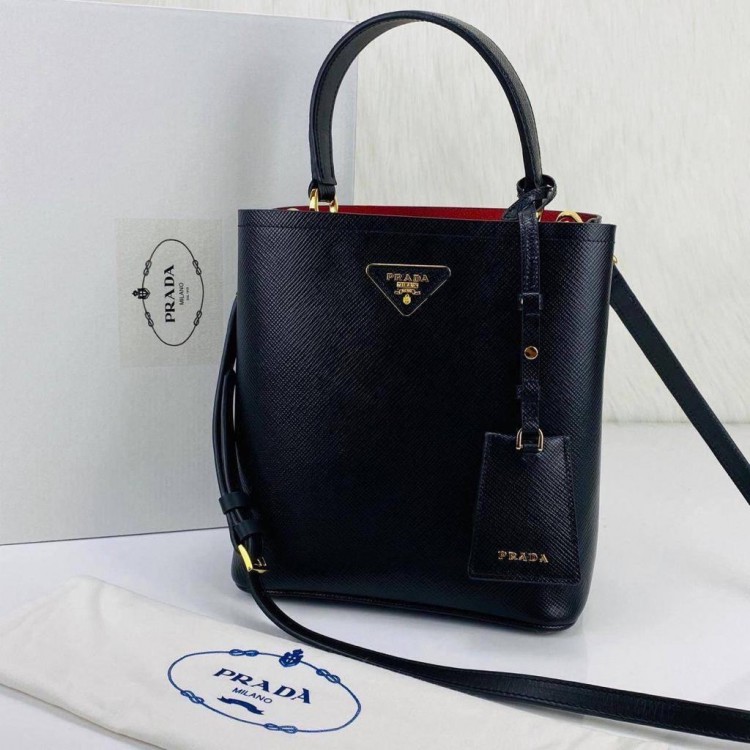 PRADA MEDİUM SAFFİANO PPANİER BAG